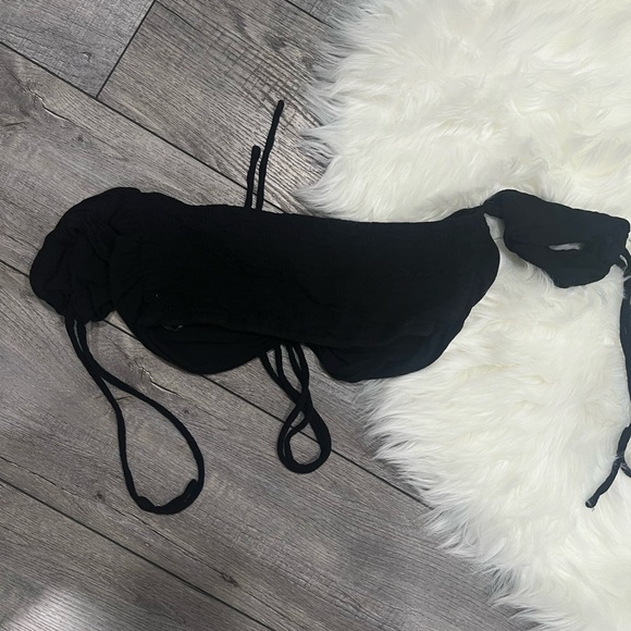 Black Crop Top - Picture 3 of 3